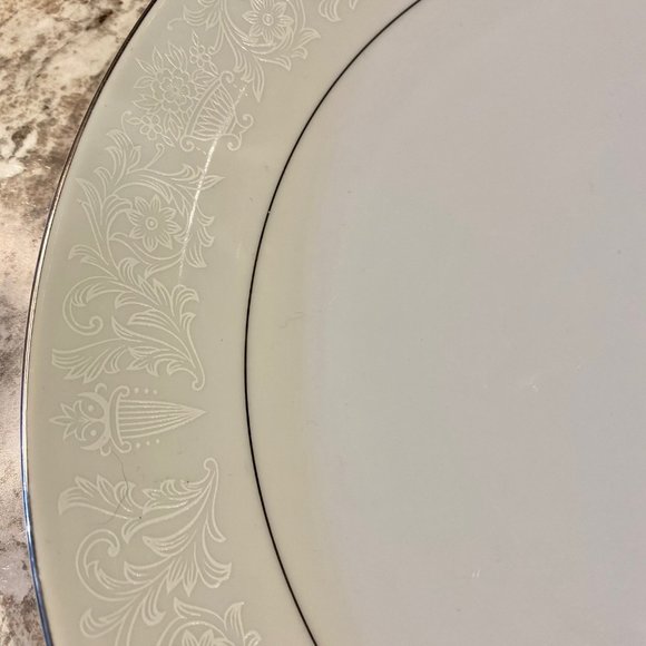 Vintage Lovelace by Crown Victoria Fine China - Round Serving Platter 12 1/4" - Picture 2 of 4